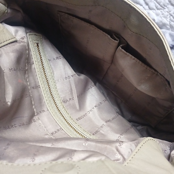 Marc by Marc Jacobs Tan and Black Messenger Bag - Picture 13 of 16